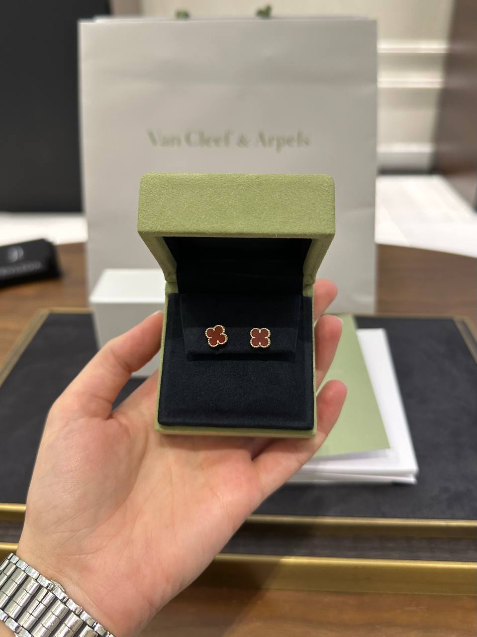 Серьги Van Cleef & Arpel Sweet Alhambra