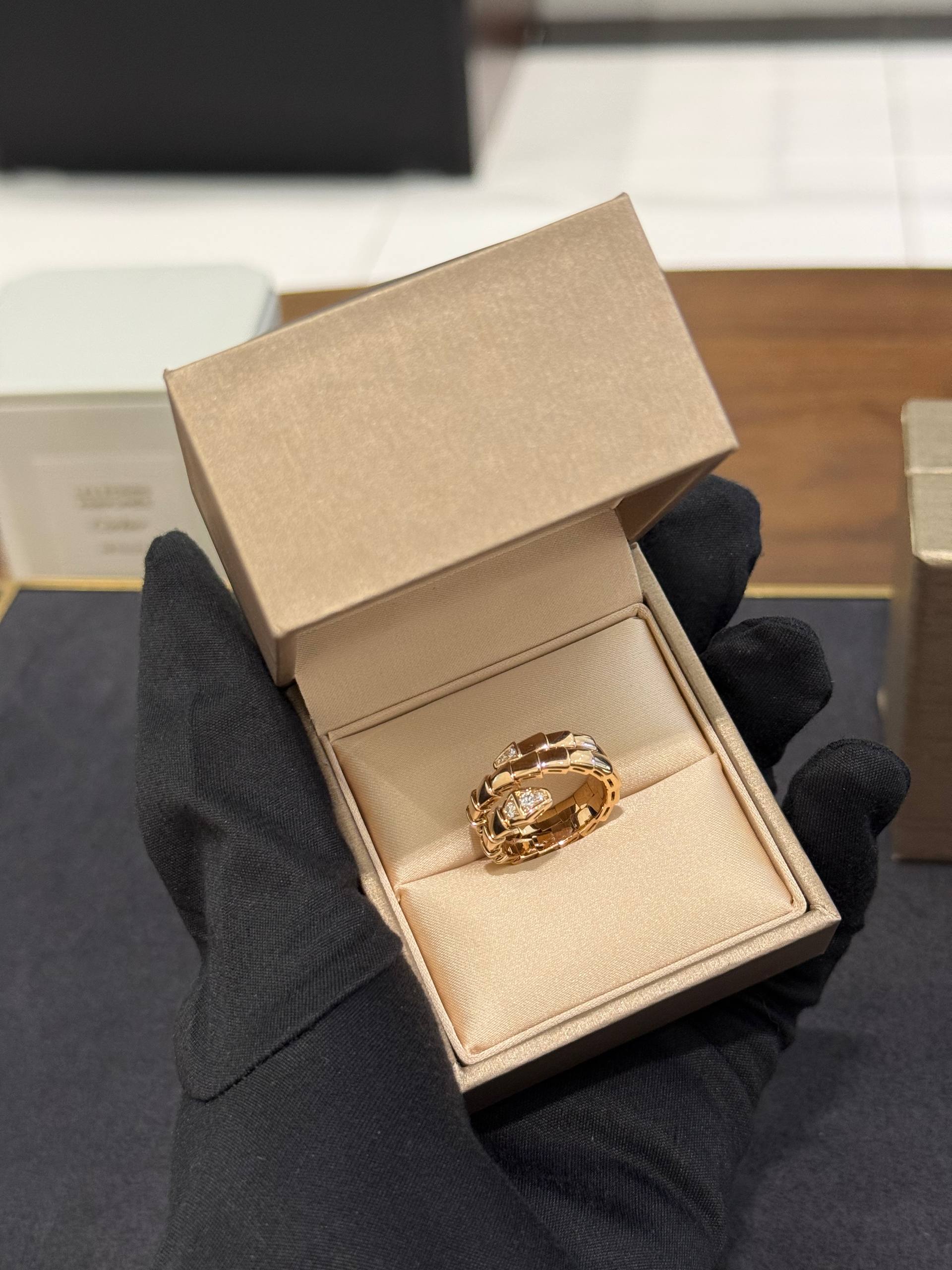 Кольцо Bvlgari Serpenti Viper