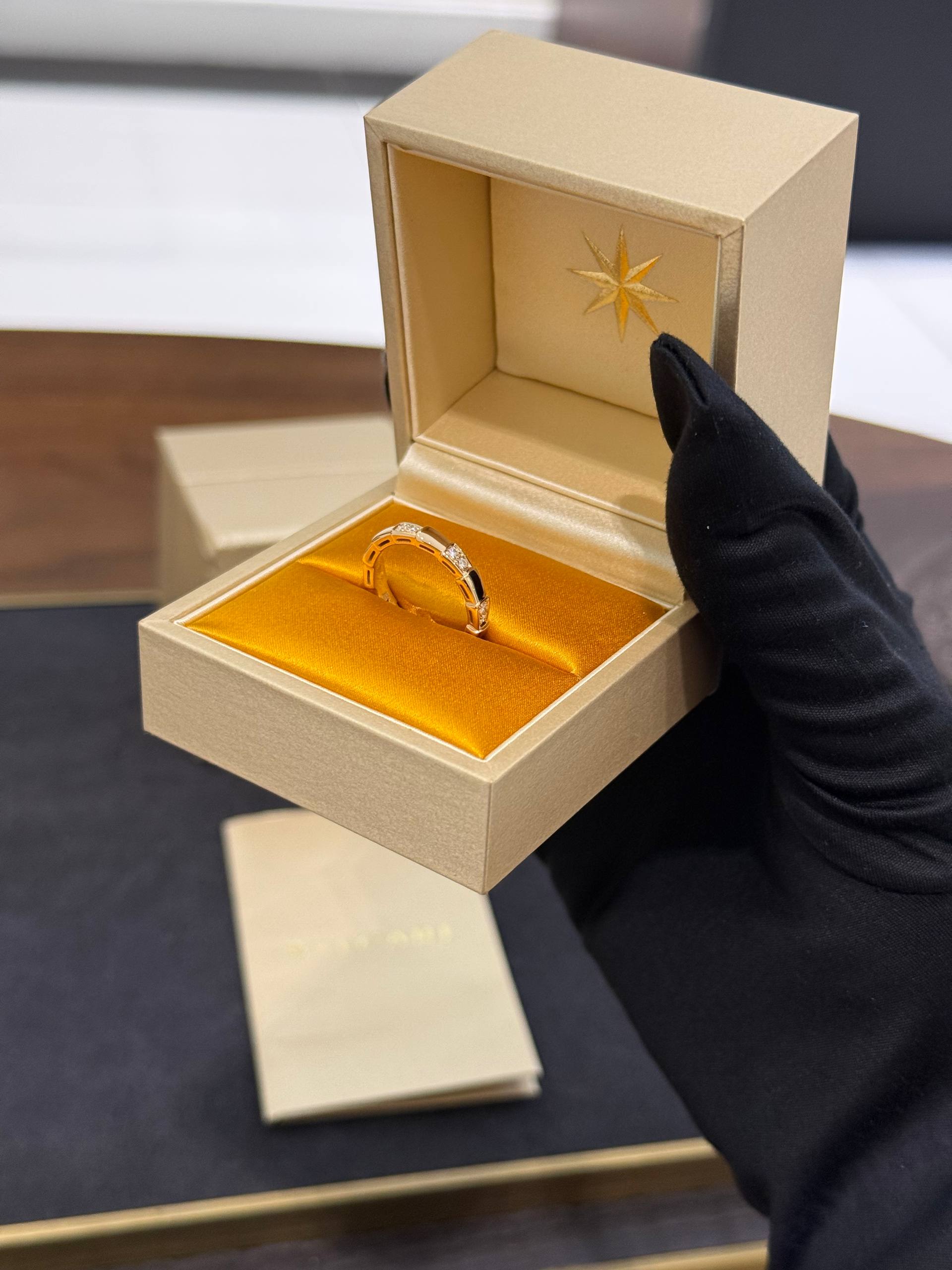 КОЛЬЦО BVLGARI SERPENTI VIPER