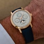 Hublot в корпусах из вручную раскрашенного бетона