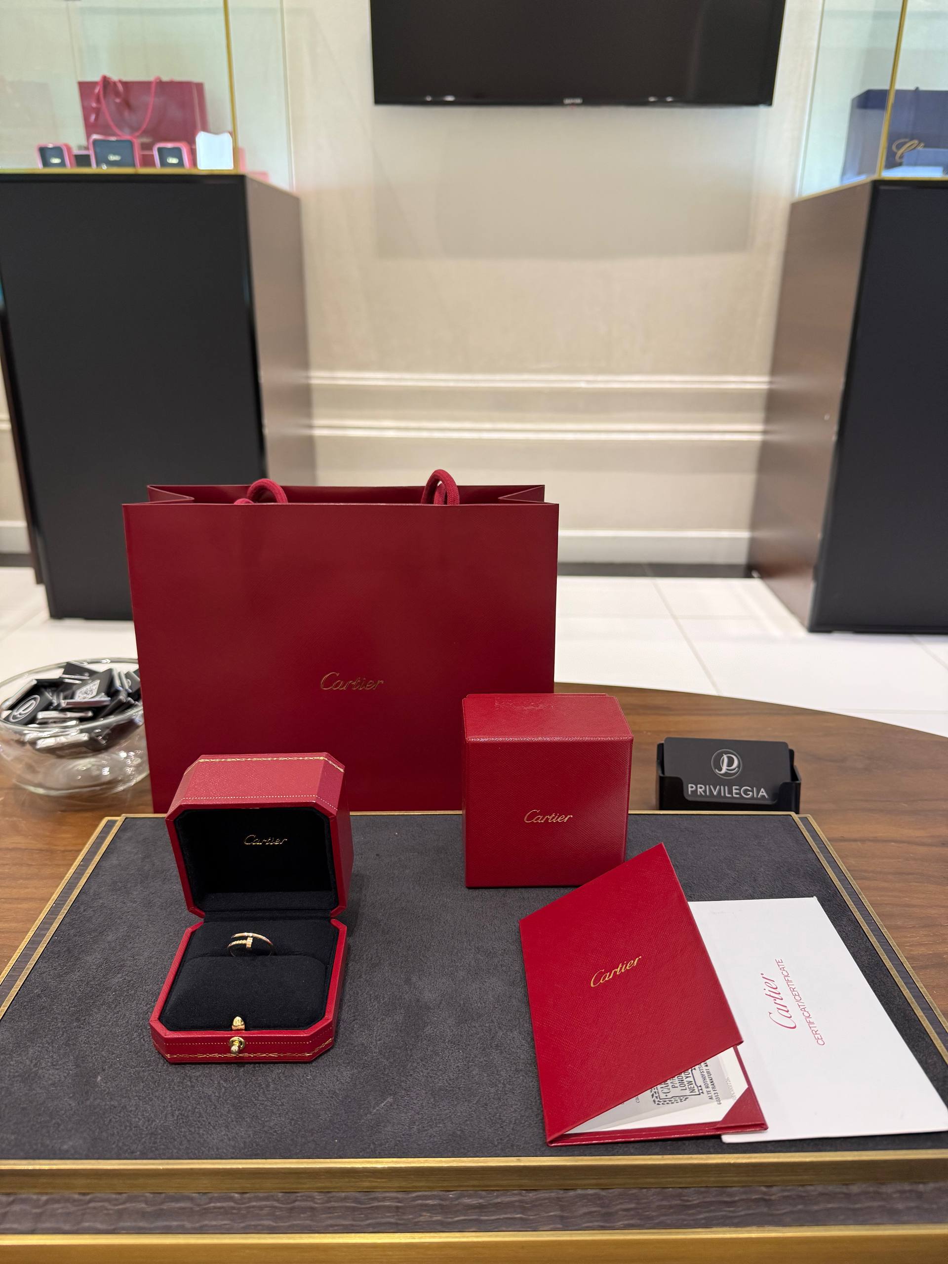 КОЛЬЦО CARTIER JUSTE UN CLOU SMALL MODEL