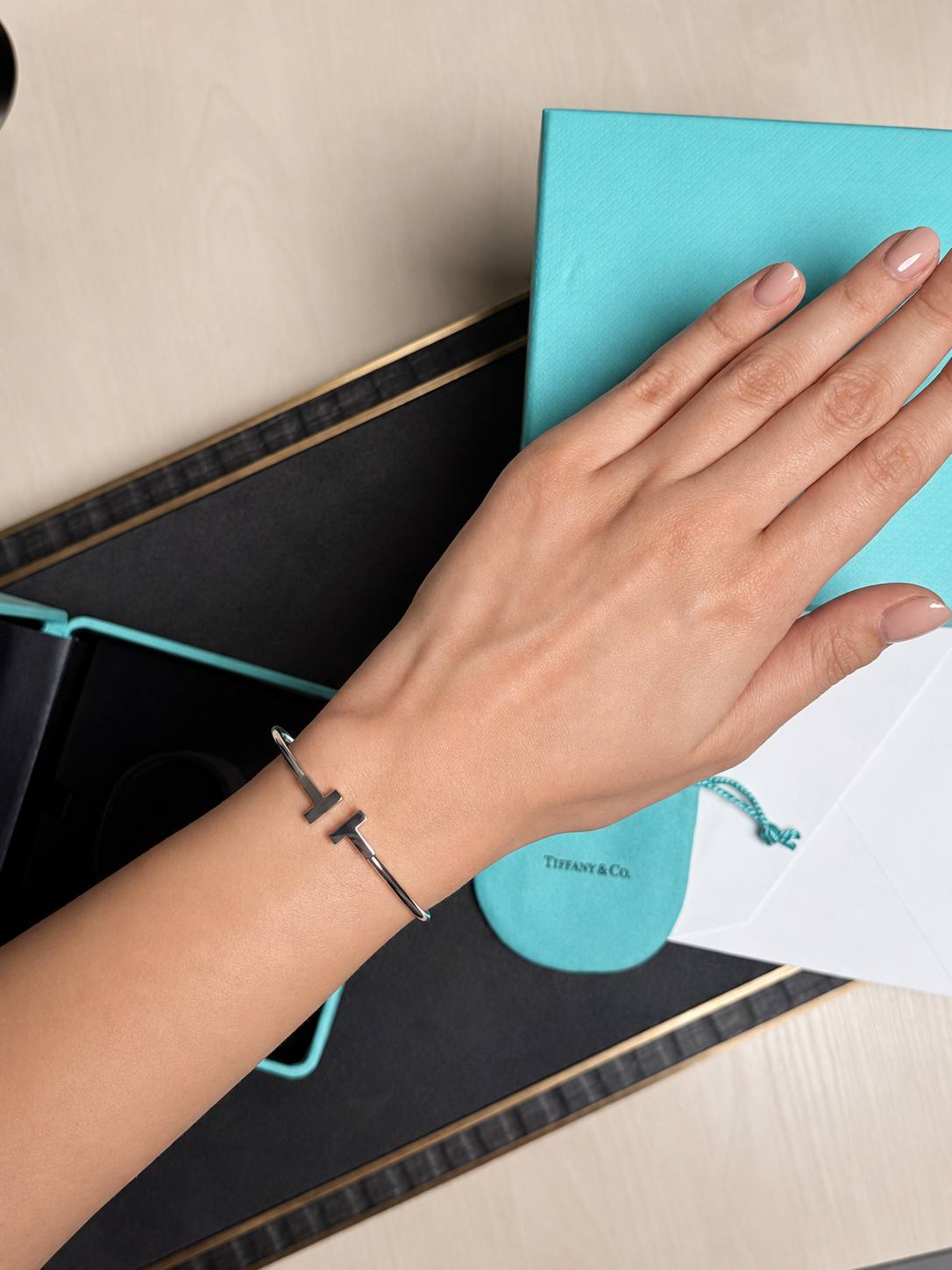 Браслет Tiffany & CO T Wire